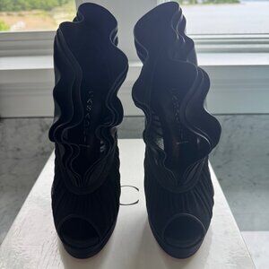 Casadei 8066 Ruffle Tulle Peep Toe Heels – Black Leather – Size US 6 – Mint